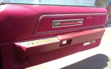 Lincoln-Continental-mark-iv-1973-Silver-Moon-Dust-RedMaroon-13