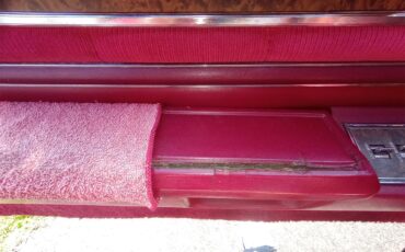 Lincoln-Continental-mark-iv-1973-Silver-Moon-Dust-RedMaroon-26