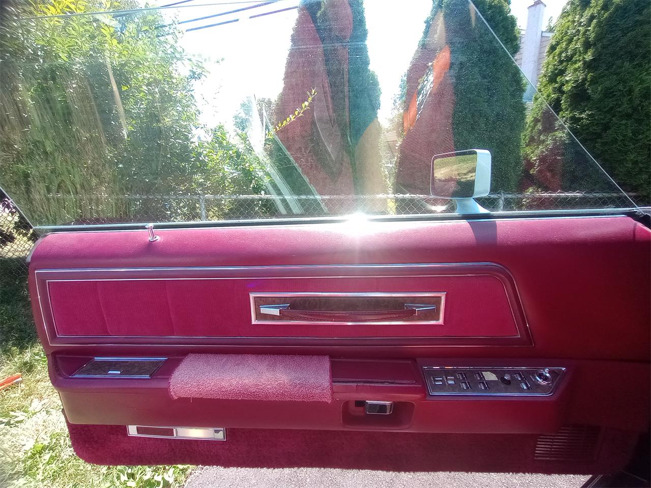 Lincoln-Continental-mark-iv-1973-Silver-Moon-Dust-RedMaroon-27