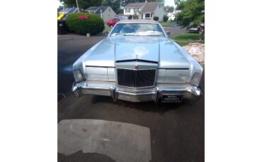 Lincoln-Continental-mark-iv-1973-Silver-Moon-Dust-RedMaroon
