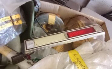 Lincoln-Continental-mark-iv-1973-Silver-Moon-Dust-RedMaroon-7