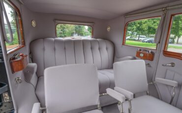 Lincoln-Limousine-1932-Dark-MaroonBlack-black-grey-11