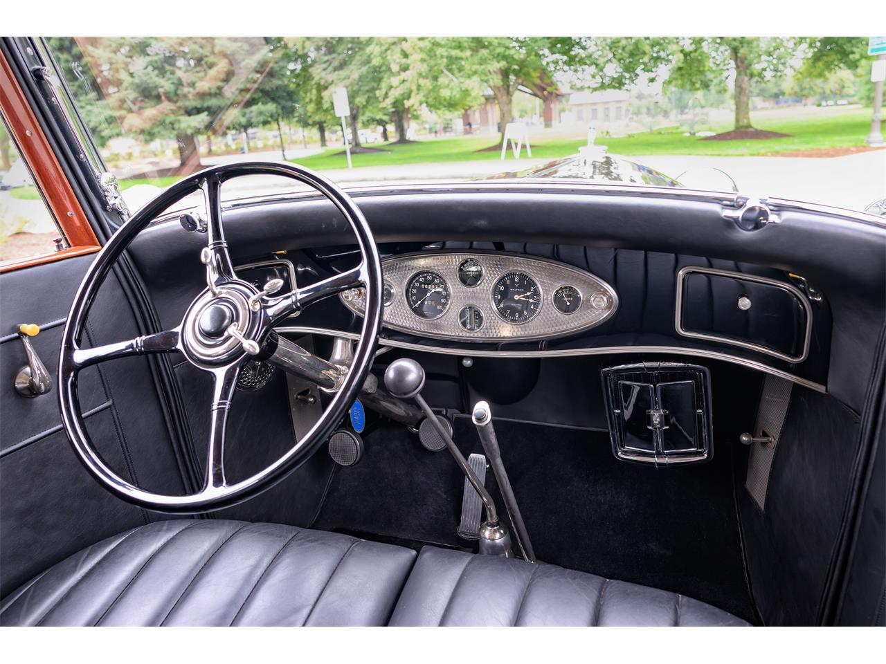 Lincoln-Limousine-1932-Dark-MaroonBlack-black-grey-12