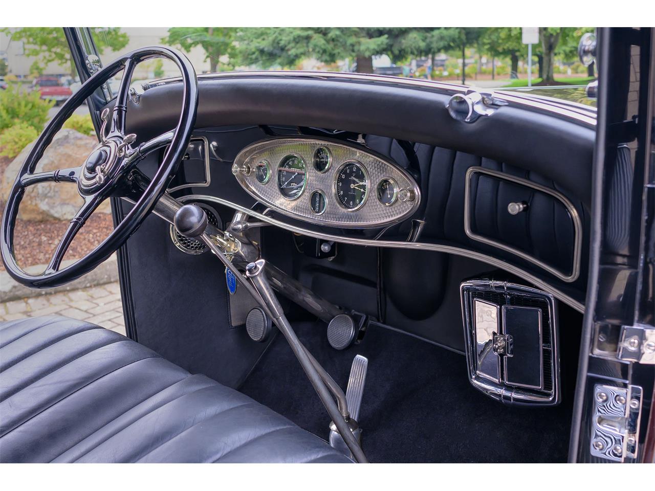 Lincoln-Limousine-1932-Dark-MaroonBlack-black-grey-24