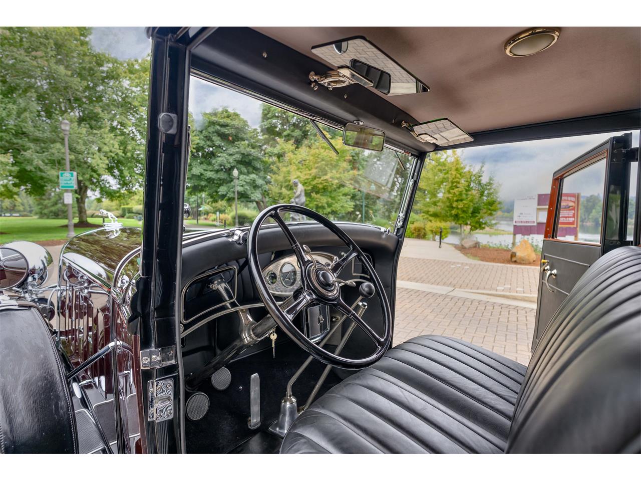 Lincoln-Limousine-1932-Dark-MaroonBlack-black-grey-28