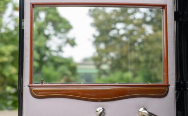 Lincoln-Limousine-1932-Dark-MaroonBlack-black-grey-36