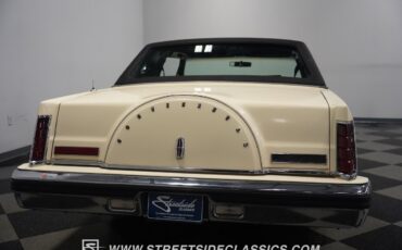 Lincoln-Mark-Series-1982-Coupe-31