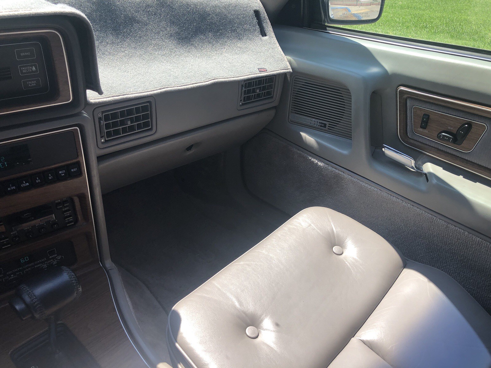 Lincoln-Mark-Series-1989-Coupe-15