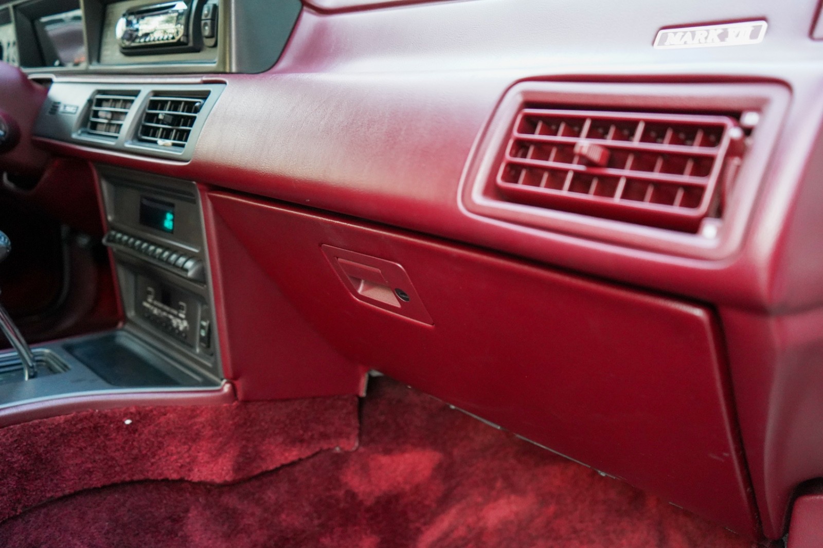 Lincoln-Mark-Series-1990-Coupe-26