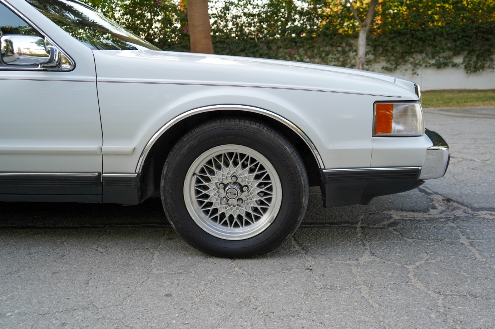 Lincoln-Mark-Series-1990-Coupe-3