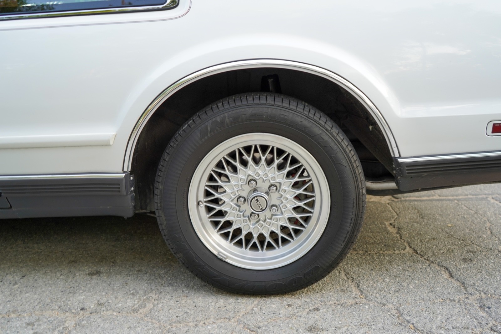 Lincoln-Mark-Series-1990-Coupe-9