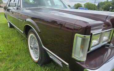 Lincoln-Town-Car-1988-3