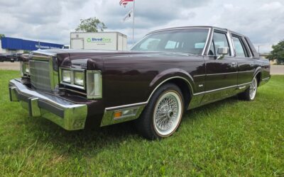 Lincoln Town Car 1988 --