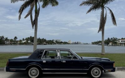 Lincoln Town Car 1989 --