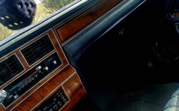 Lincoln-Town-Car-1989-Sedan-8