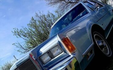 Lincoln-Town-Car-1989-Sedan-9