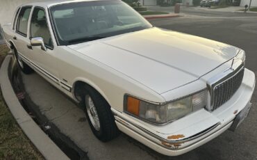Lincoln-Town-Car-1994-2
