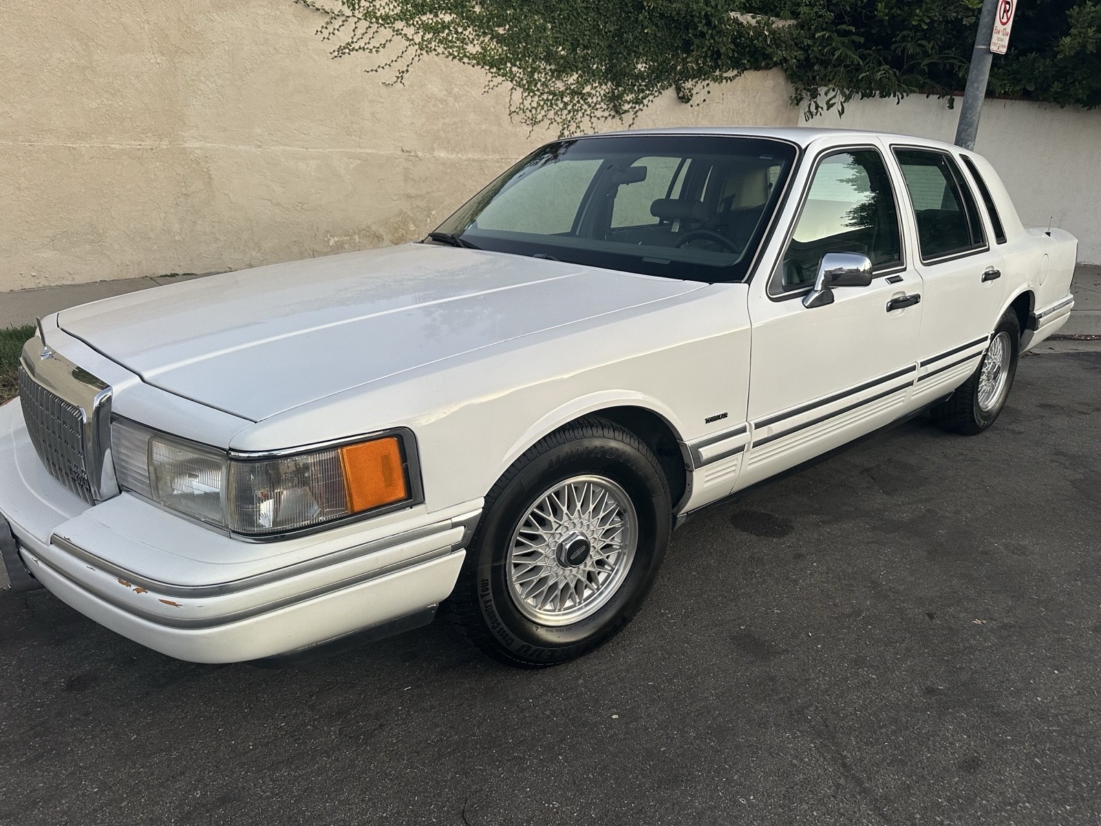 Lincoln-Town-Car-1994-4