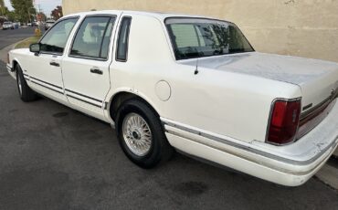 Lincoln-Town-Car-1994-5