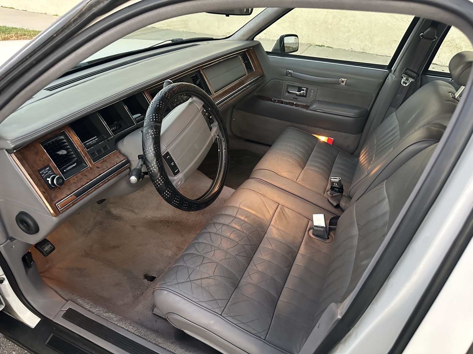 Lincoln-Town-Car-1994-8