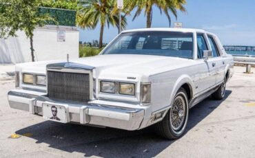 Lincoln-Town-car-1988-White-2
