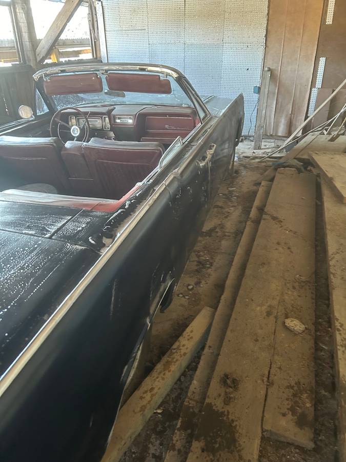 Lincoln-continenta-convertible-1961-1