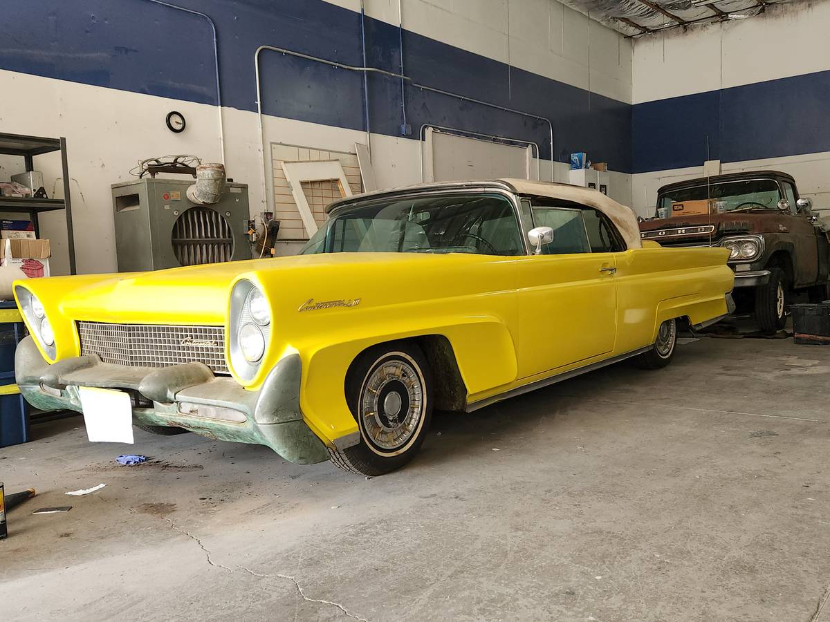 Lincoln-continental-1958-3