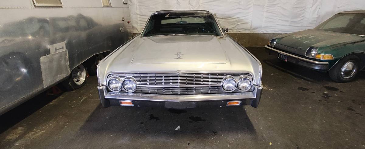 Lincoln-continental-1962-custom-6