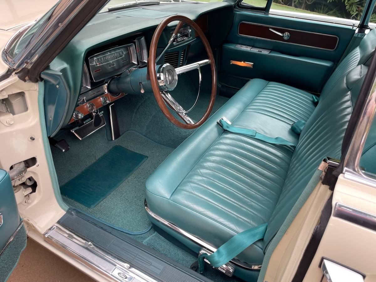 Lincoln-continental-1963-white-14