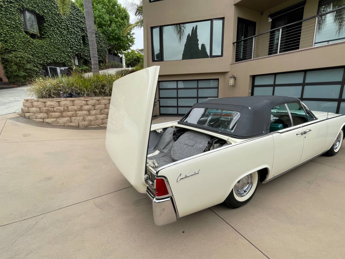 Lincoln-continental-1963-white-18