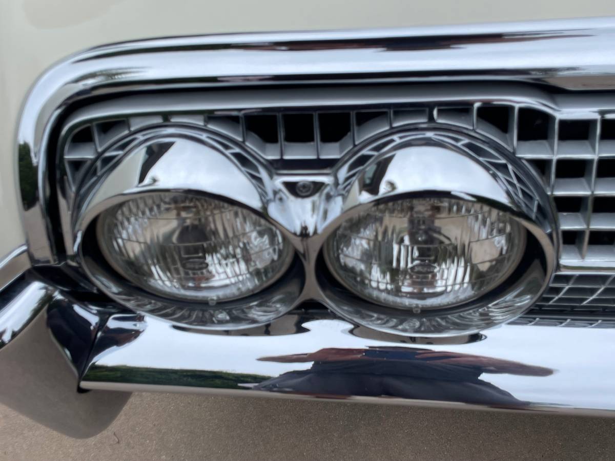 Lincoln-continental-1963-white-23