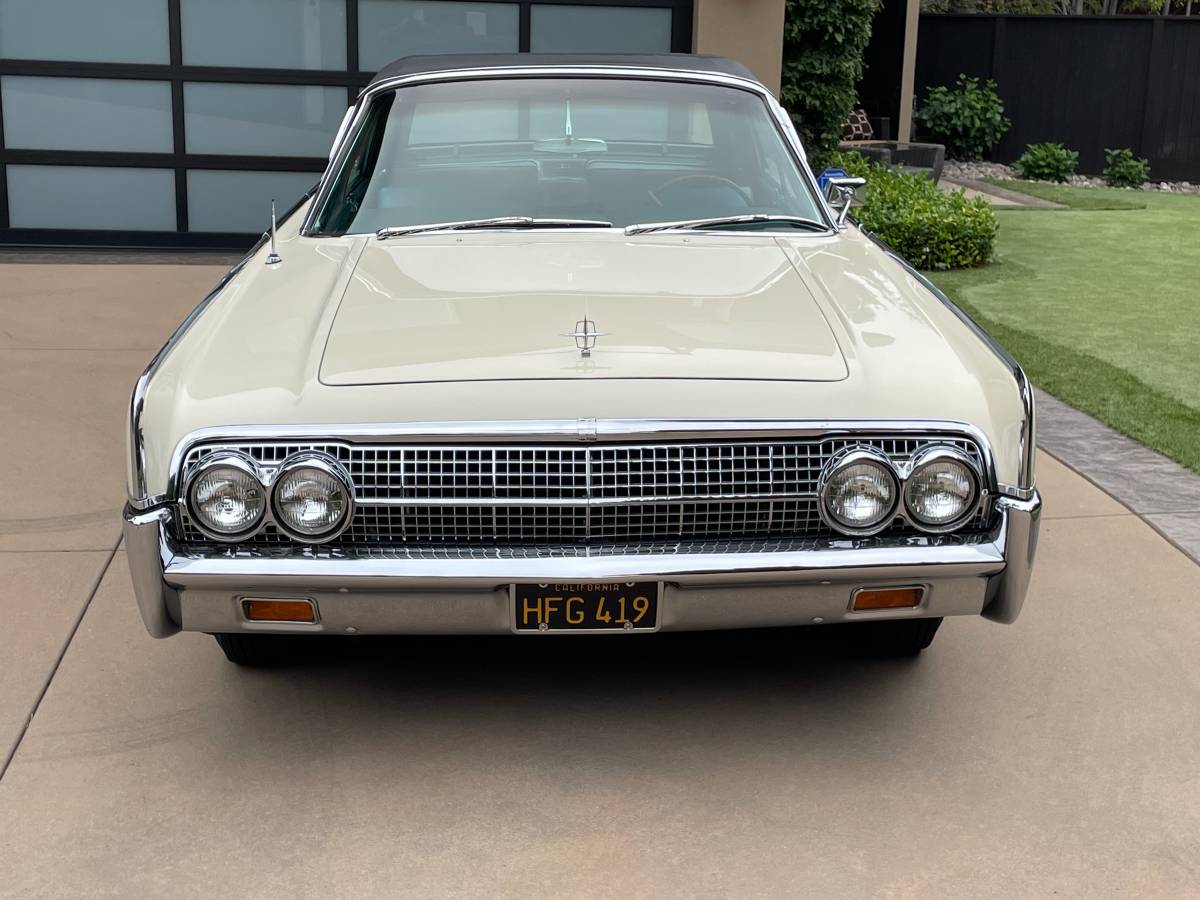 Lincoln-continental-1963-white-7