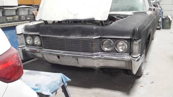 Lincoln-continental-1968-6