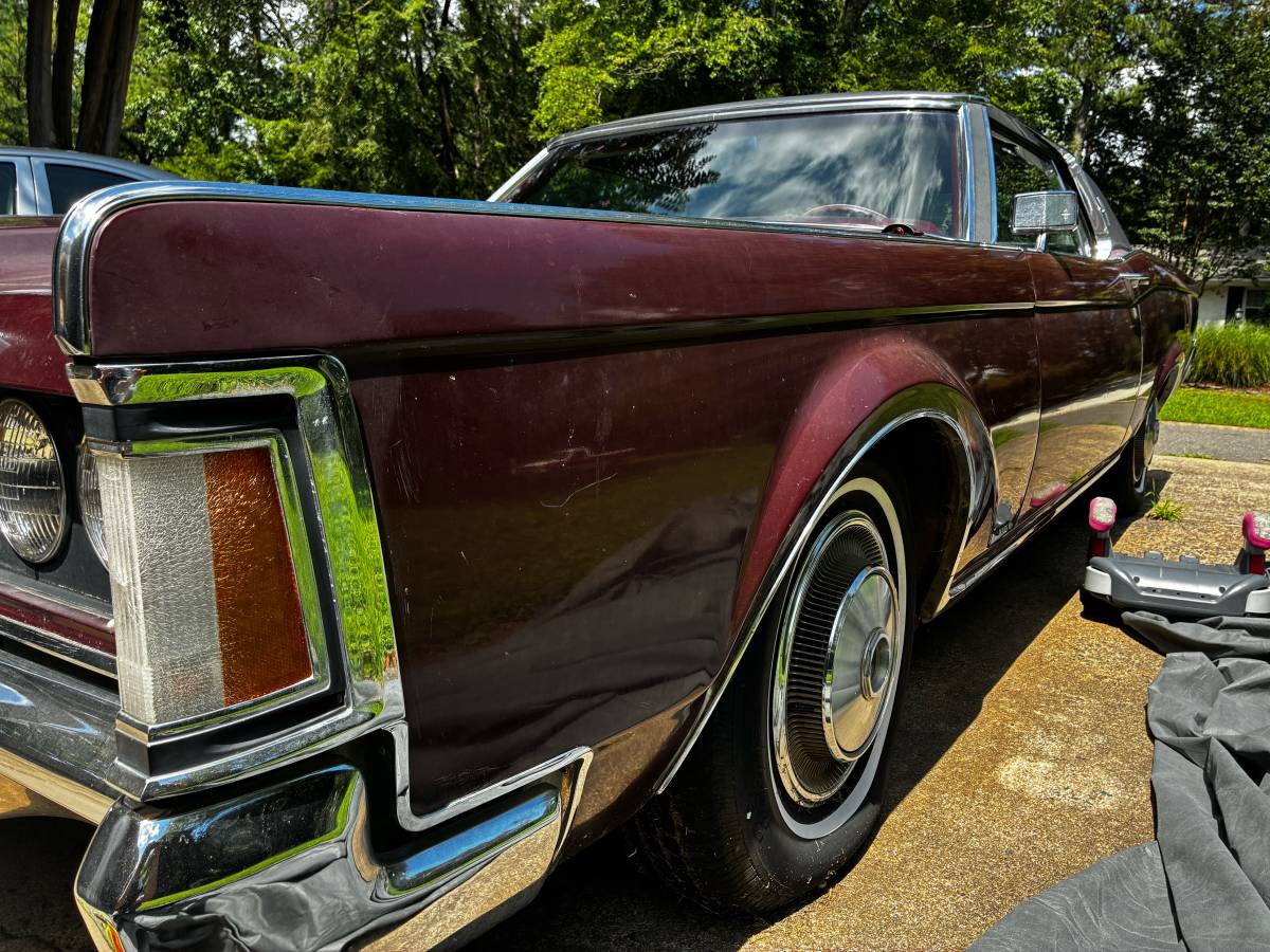 Lincoln-continental-1970-10