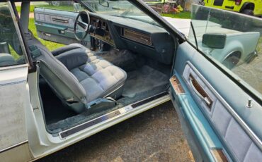 Lincoln-continental-1974-white-11