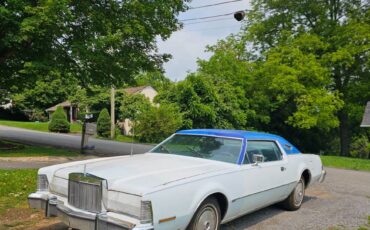 Lincoln-continental-1974-white-13