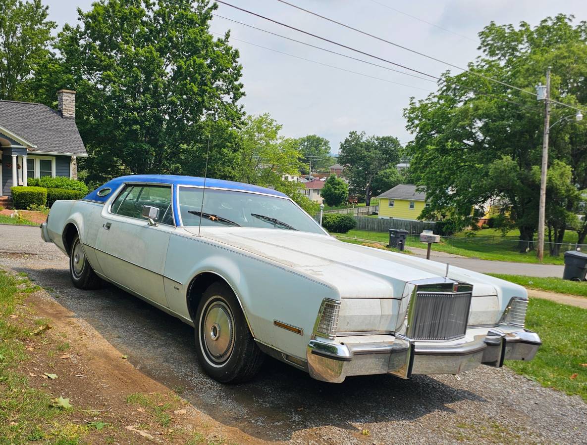Lincoln-continental-1974-white-5