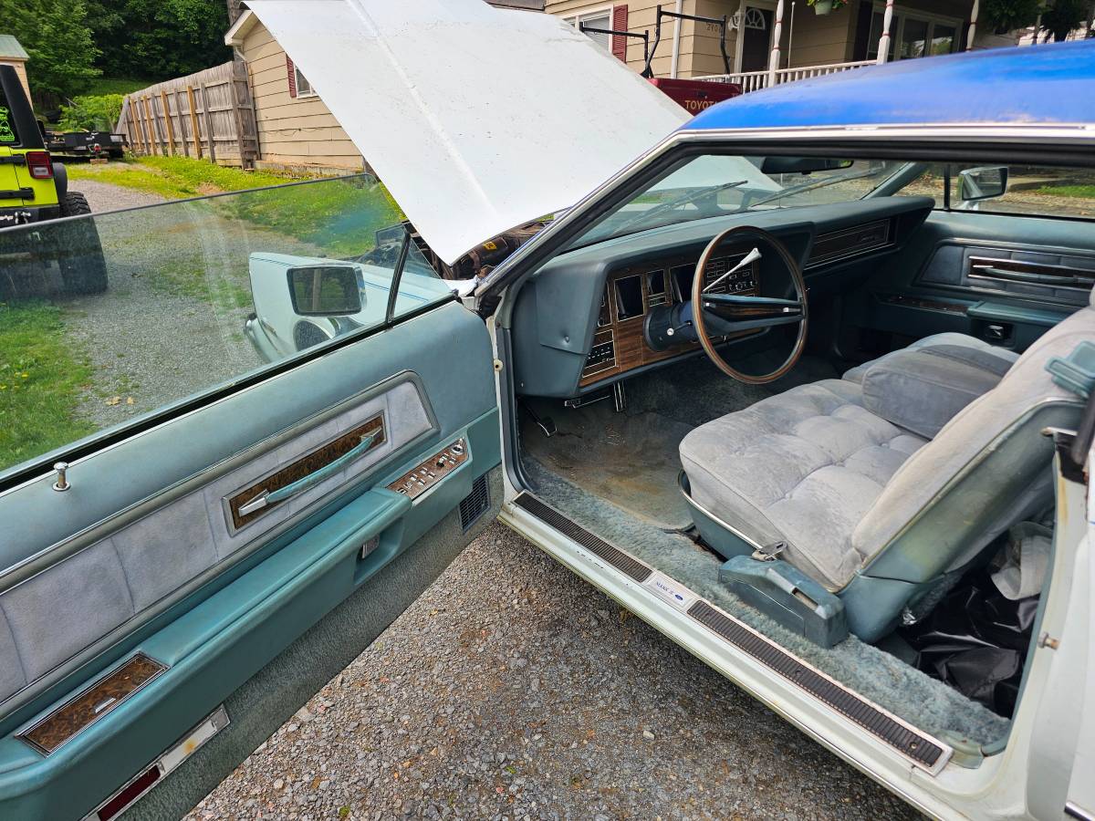 Lincoln-continental-1974-white-6