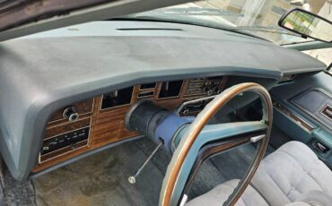 Lincoln-continental-1974-white-8