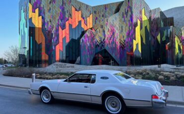 Lincoln-continental-1976-white-15