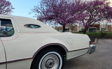 Lincoln-continental-1976-white-3