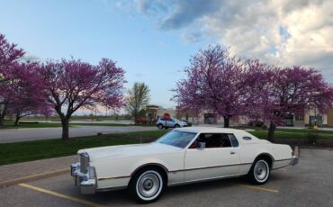Lincoln-continental-1976-white-8