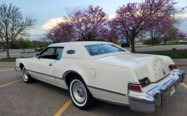 Lincoln-continental-1976-white-9