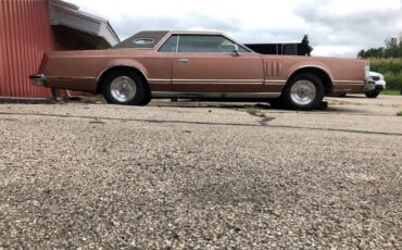 Lincoln-continental-1978-brown