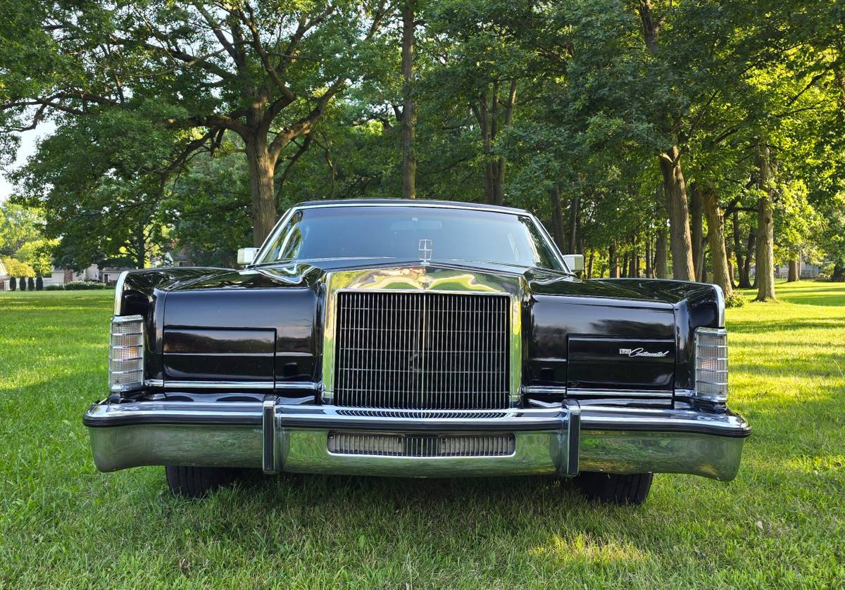 Lincoln-continental-1979-black-1