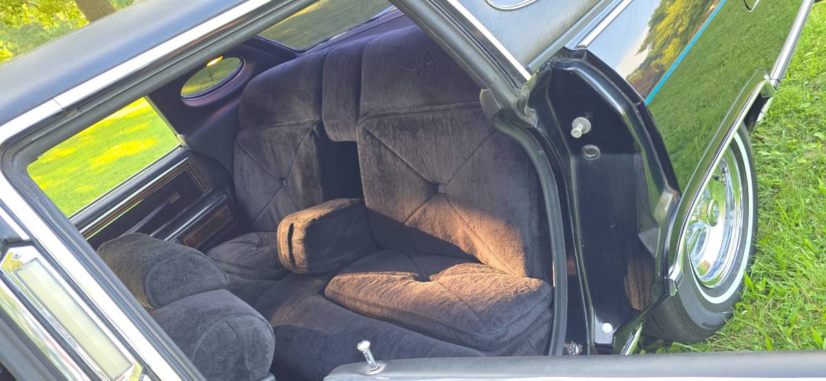 Lincoln-continental-1979-black-14
