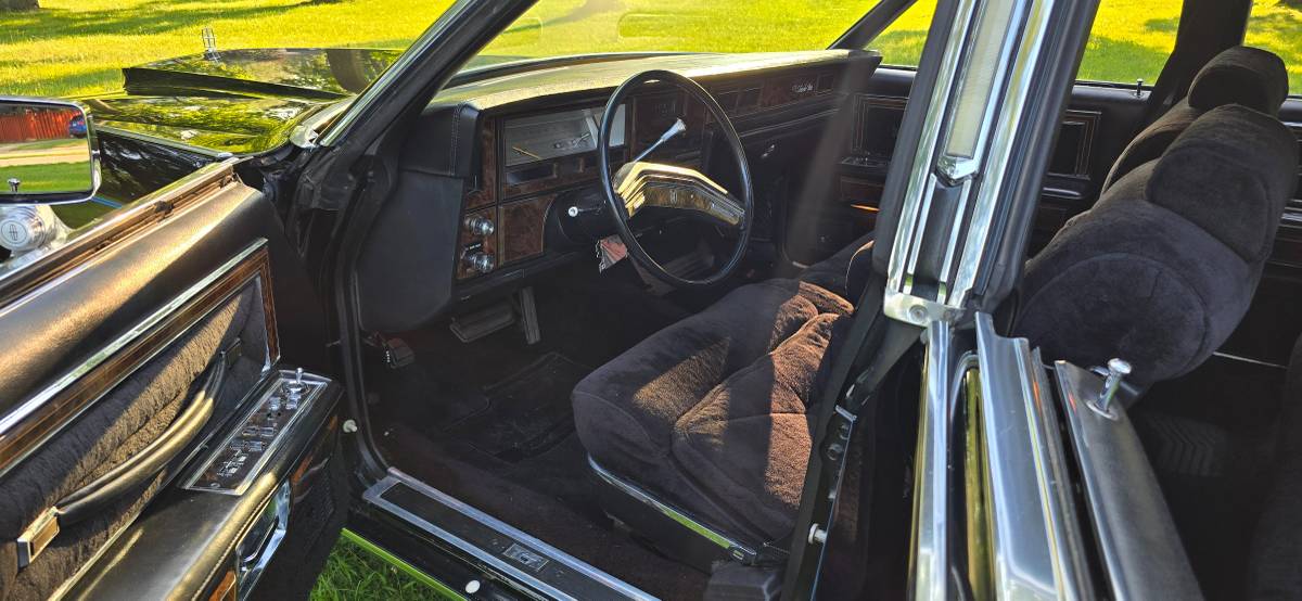 Lincoln-continental-1979-black-18