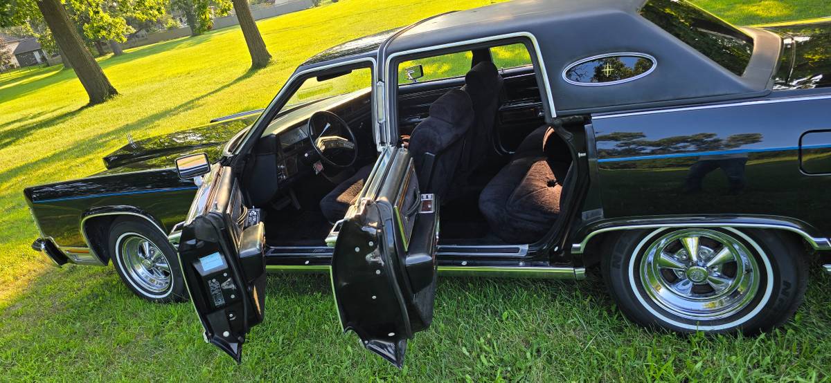Lincoln-continental-1979-black-2