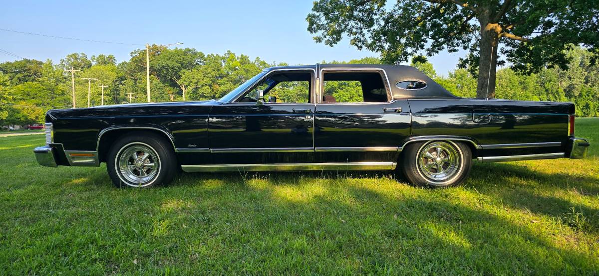 Lincoln-continental-1979-black-7