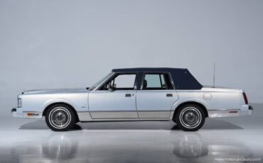 Lincoln-continental-1988-17